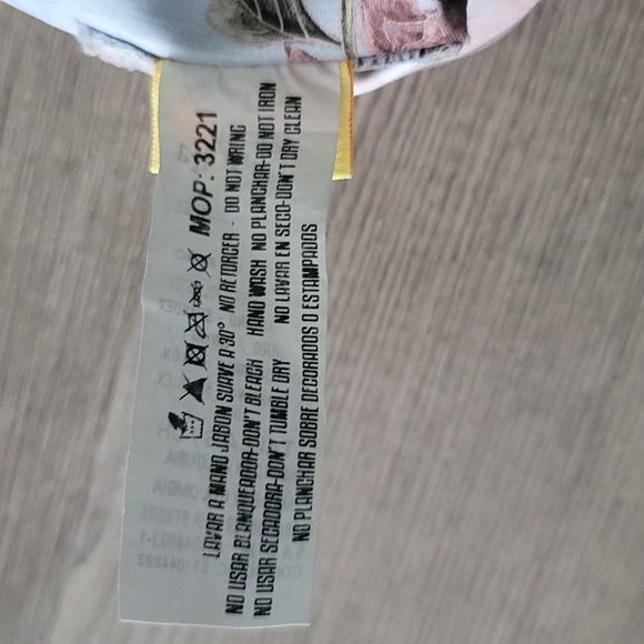 NWOT. Adjustable boho bikini top - Picture 6 of 6